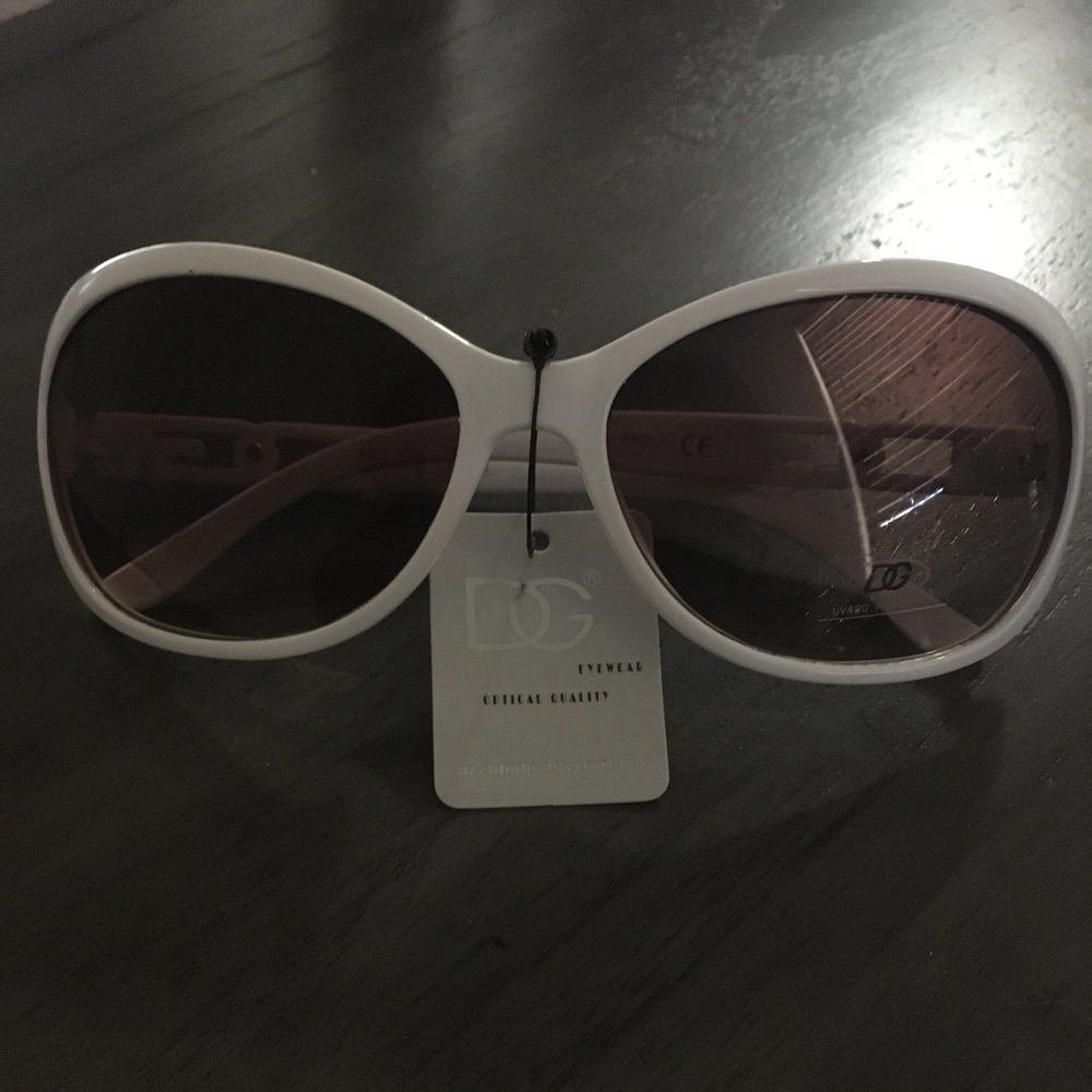 WHITE DG SUNGLASSES